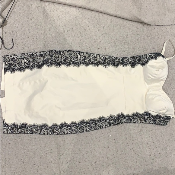 Guess Dress 💄 - Picture 3 of 8